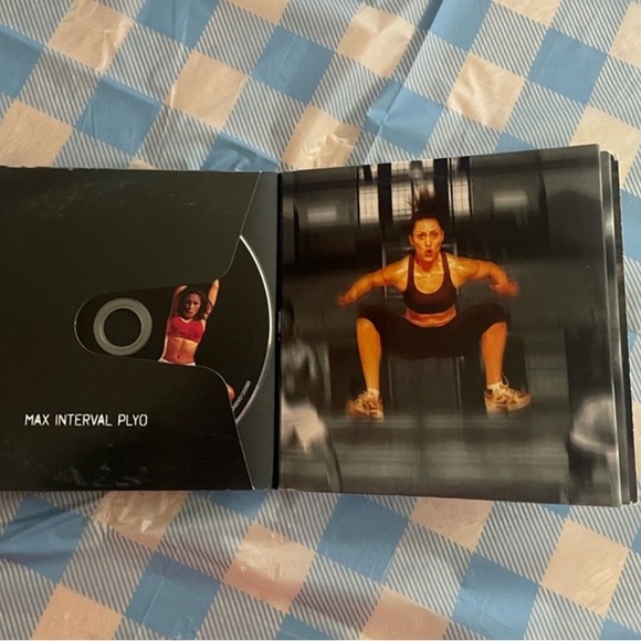 12 beach body workout videos in great condition - Picture 6 of 8